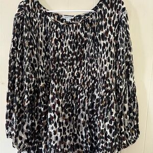 Chic Leopard Print Tunic Top